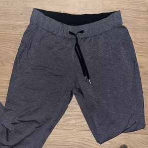 Lulu lemon woman's joggers
